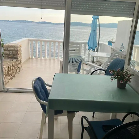 Sea House *